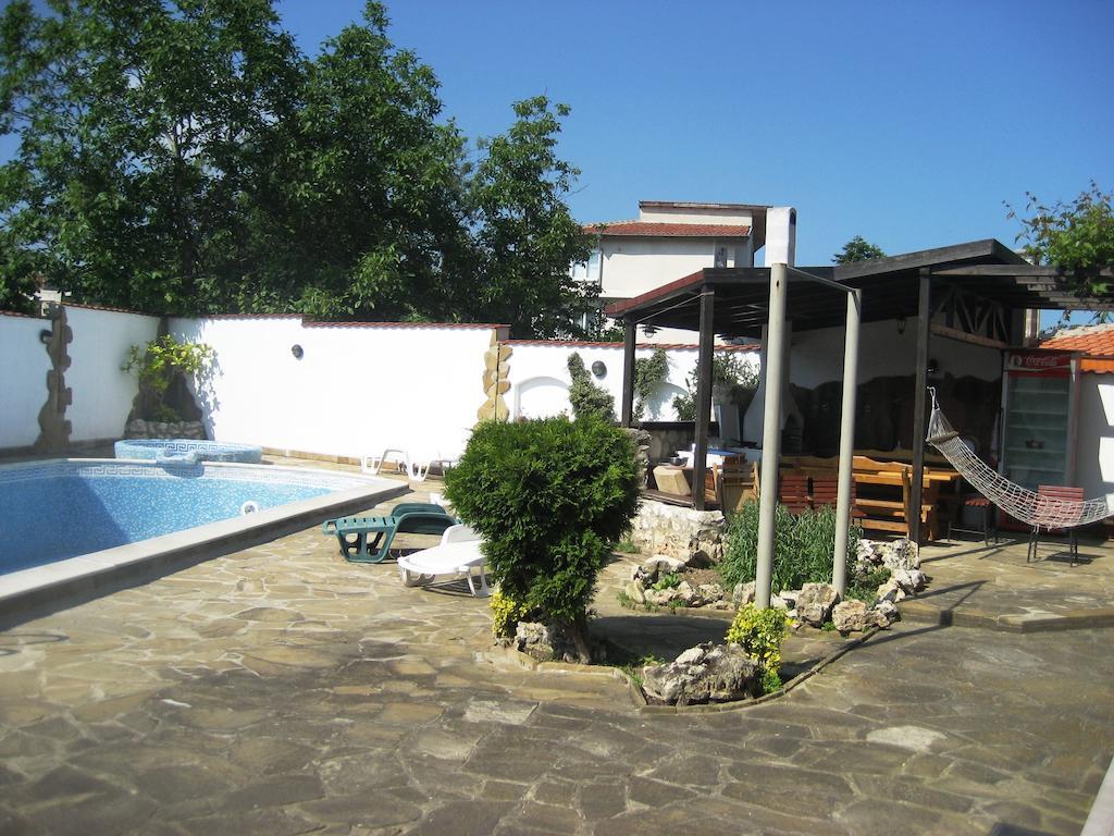 Guest House Yanina Βάρνα Εξωτερικό φωτογραφία