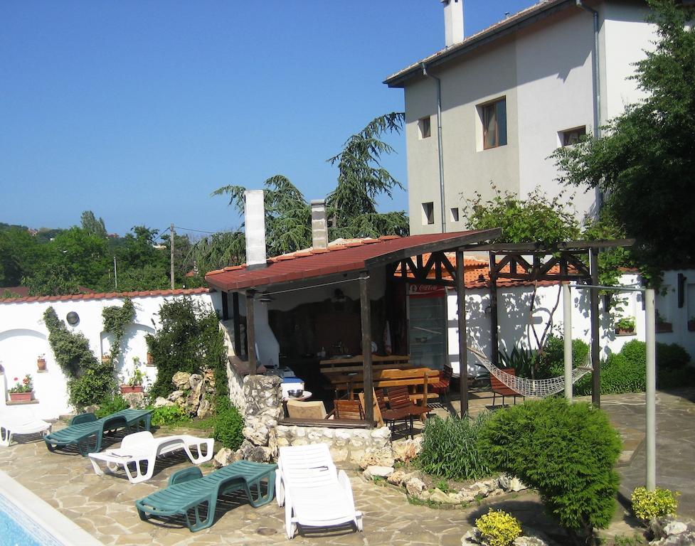 Guest House Yanina Βάρνα Εξωτερικό φωτογραφία