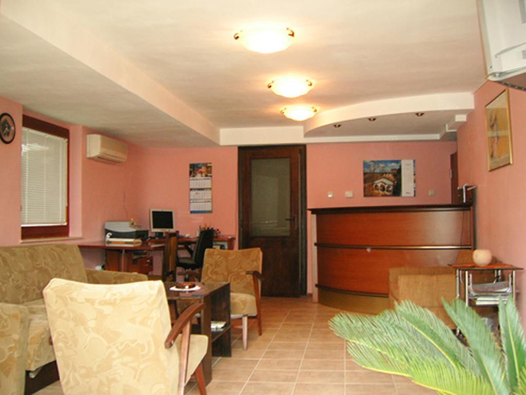 Guest House Yanina Βάρνα Εξωτερικό φωτογραφία