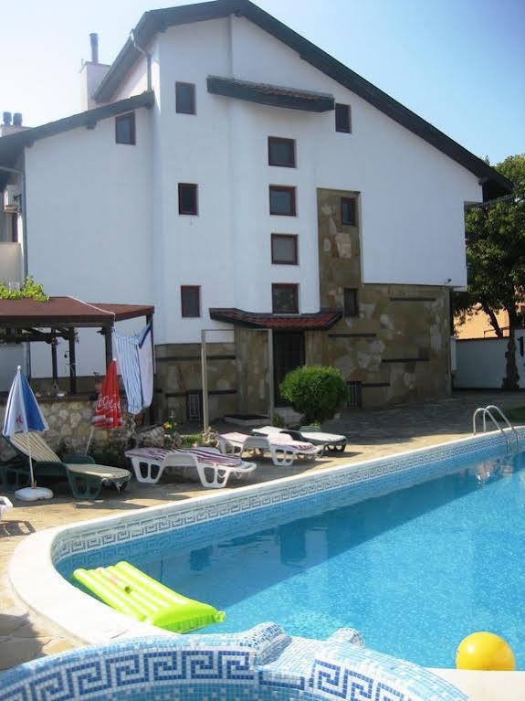 Guest House Yanina Βάρνα Εξωτερικό φωτογραφία