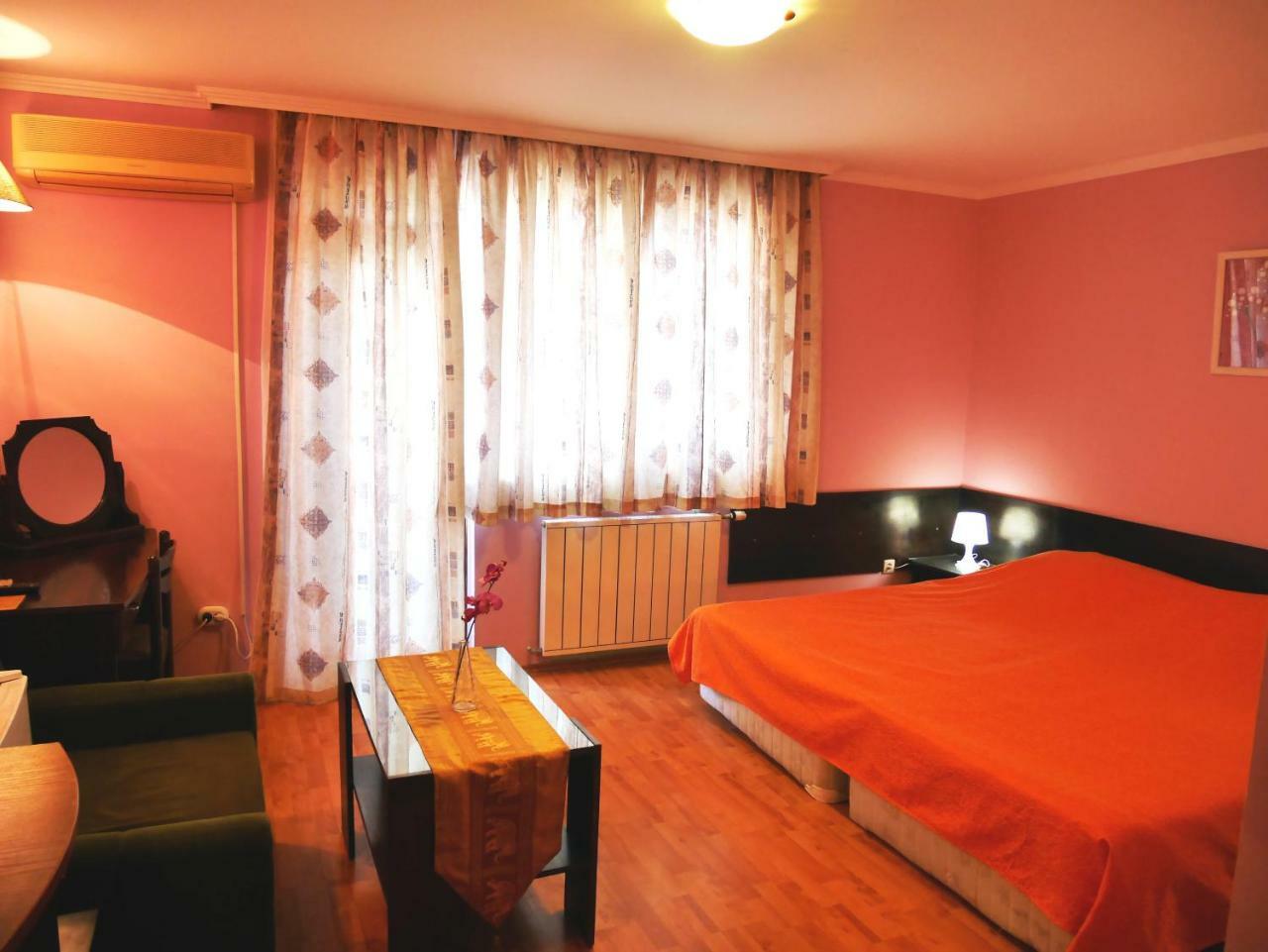 Guest House Yanina Βάρνα Εξωτερικό φωτογραφία